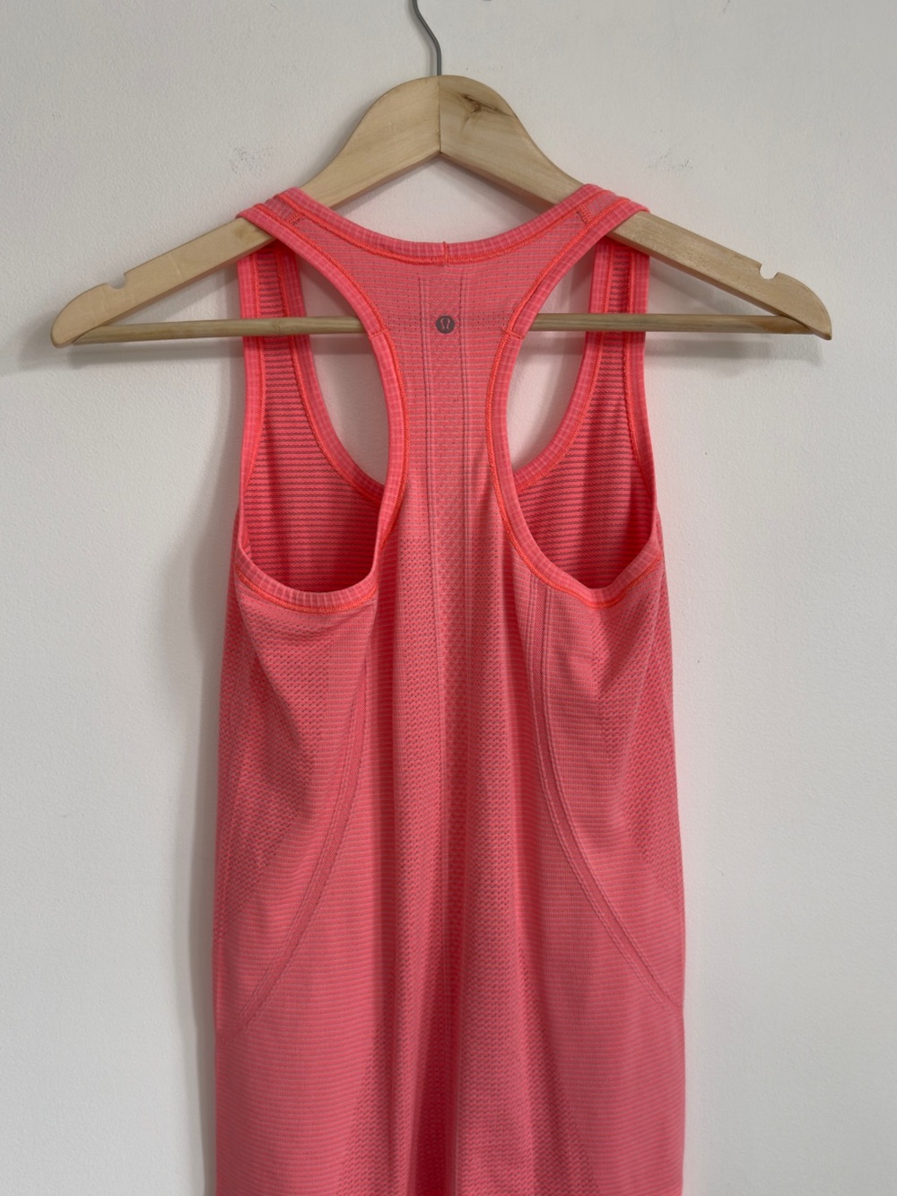 Lululemon Swiftly Tech Racerback Pink Peach Size 4 - Picture 3 of 8